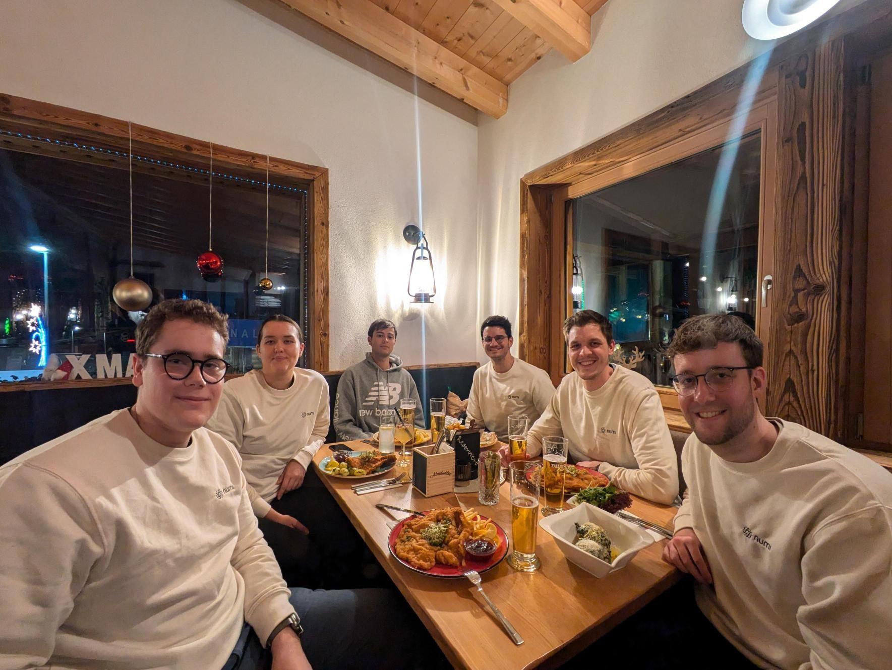 numi Team beim gemeinsamen Skiausflug
